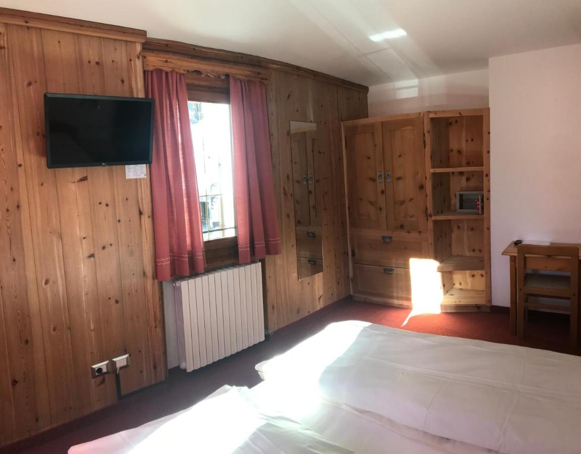 Garni La Casetta Hotell Livigno Eksteriør bilde